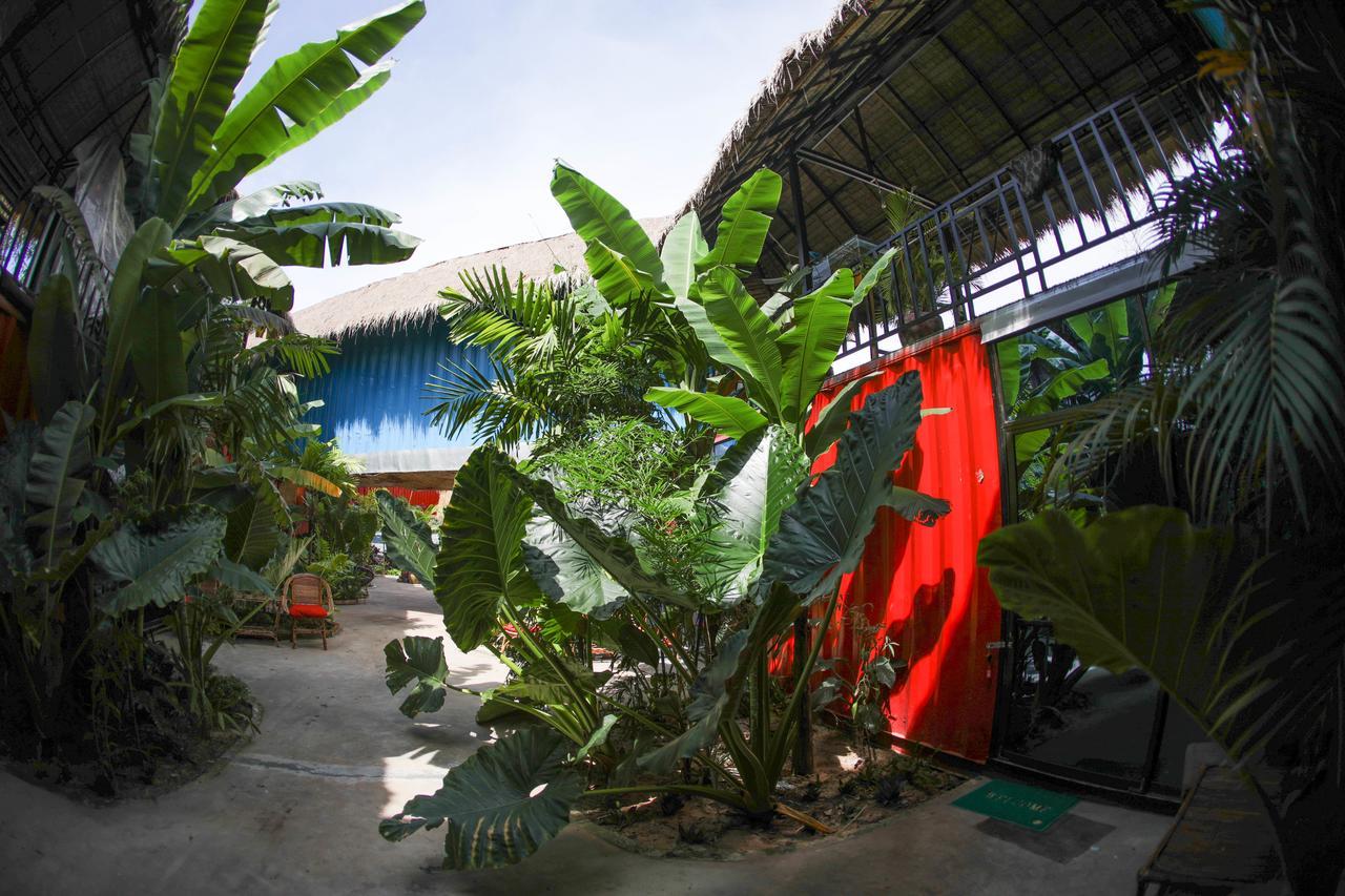 Jurassic Garden Hotel Sihanoukville Exterior photo