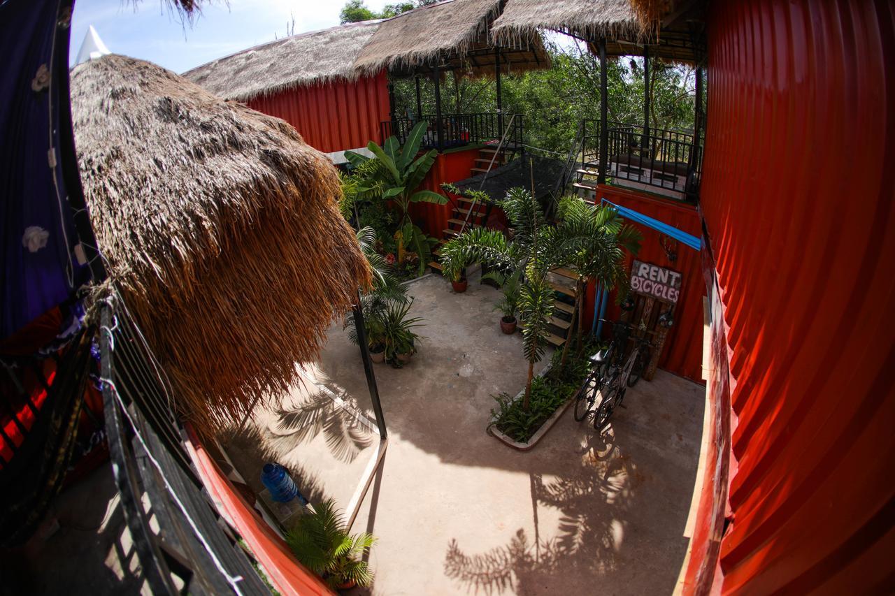 Jurassic Garden Hotel Sihanoukville Exterior photo